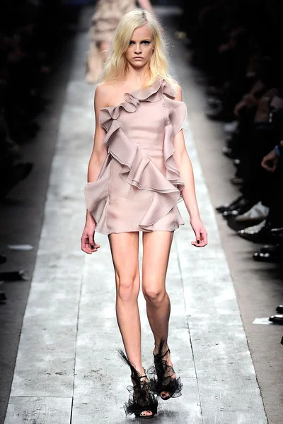 Look 12